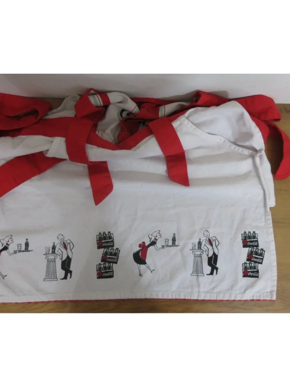 Coca-Cola Apron Pockets The Linen Press Red Advertising Ladies Logo Vintage Look